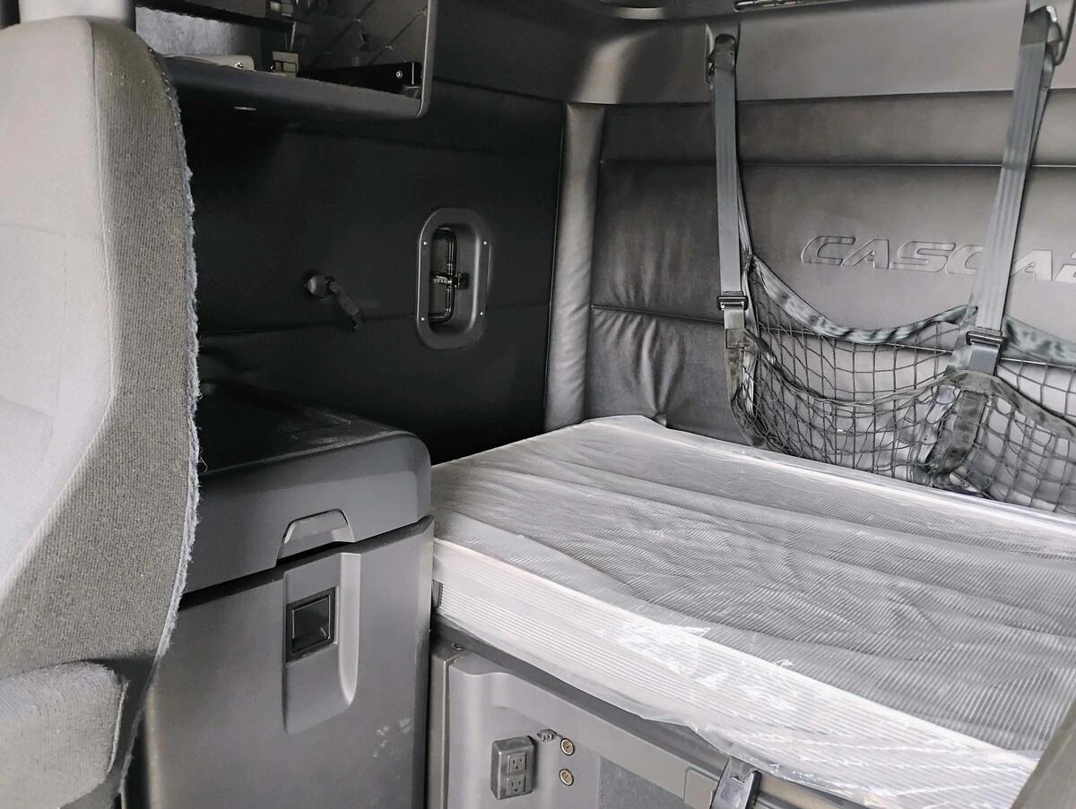 2023 Freightliner Cascadia in Chattanooga, TN — photo 21