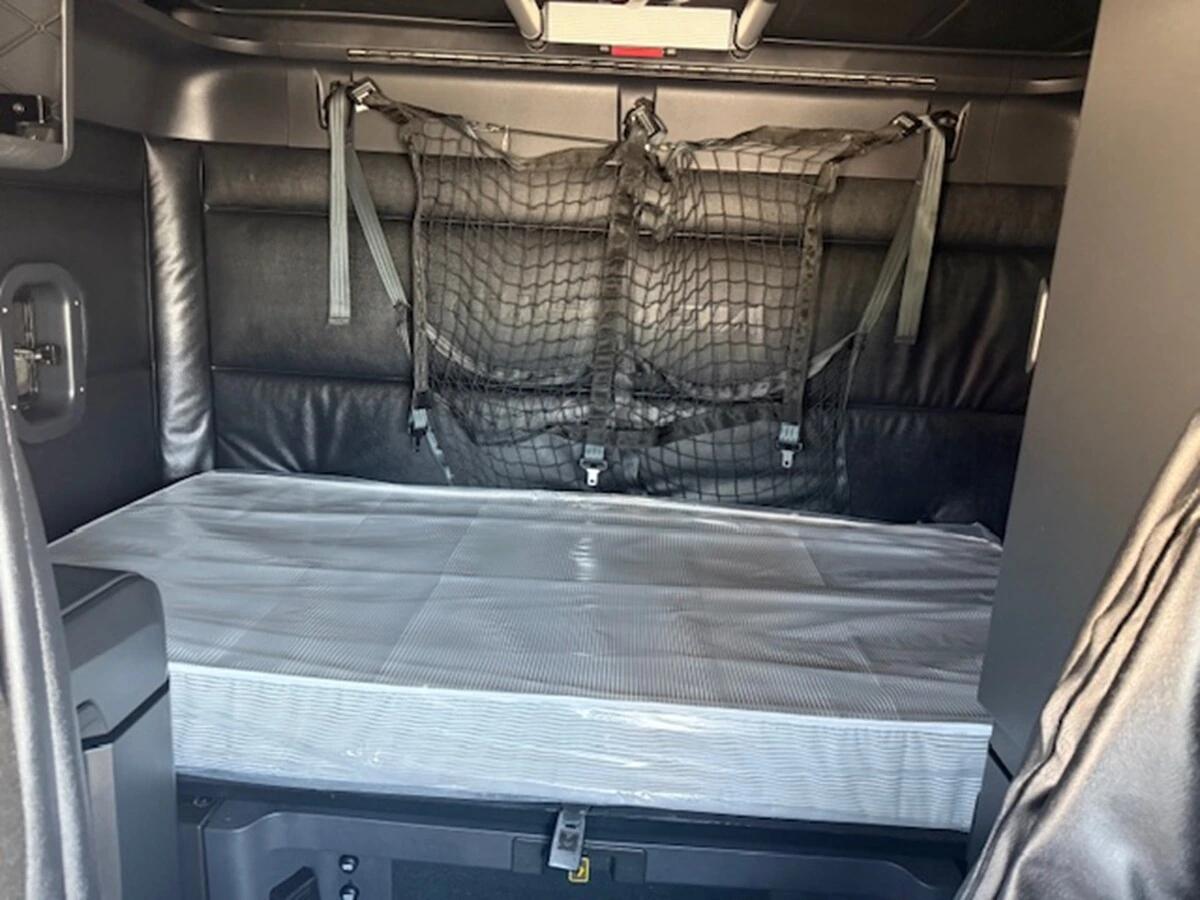 2024 Freightliner Cascadia — photo 10