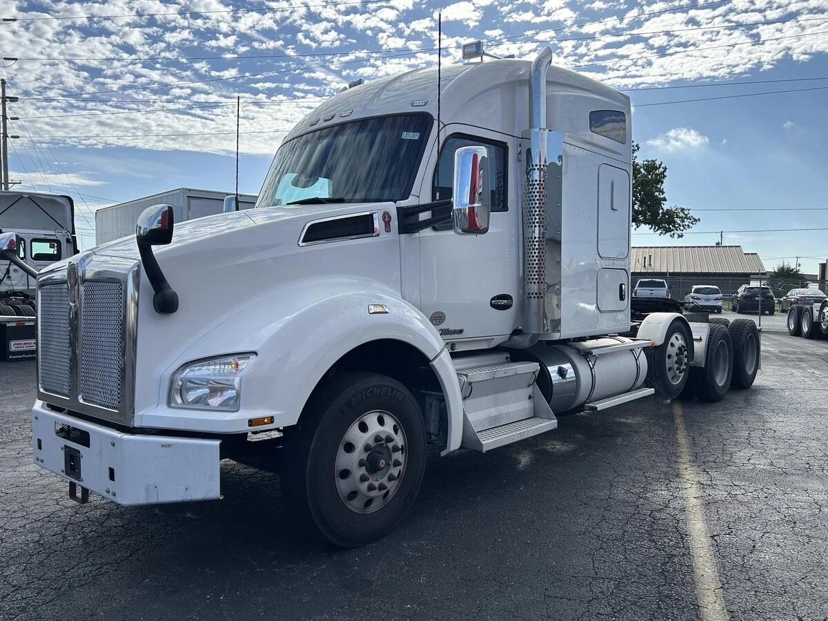 2021 Kenworth T880
