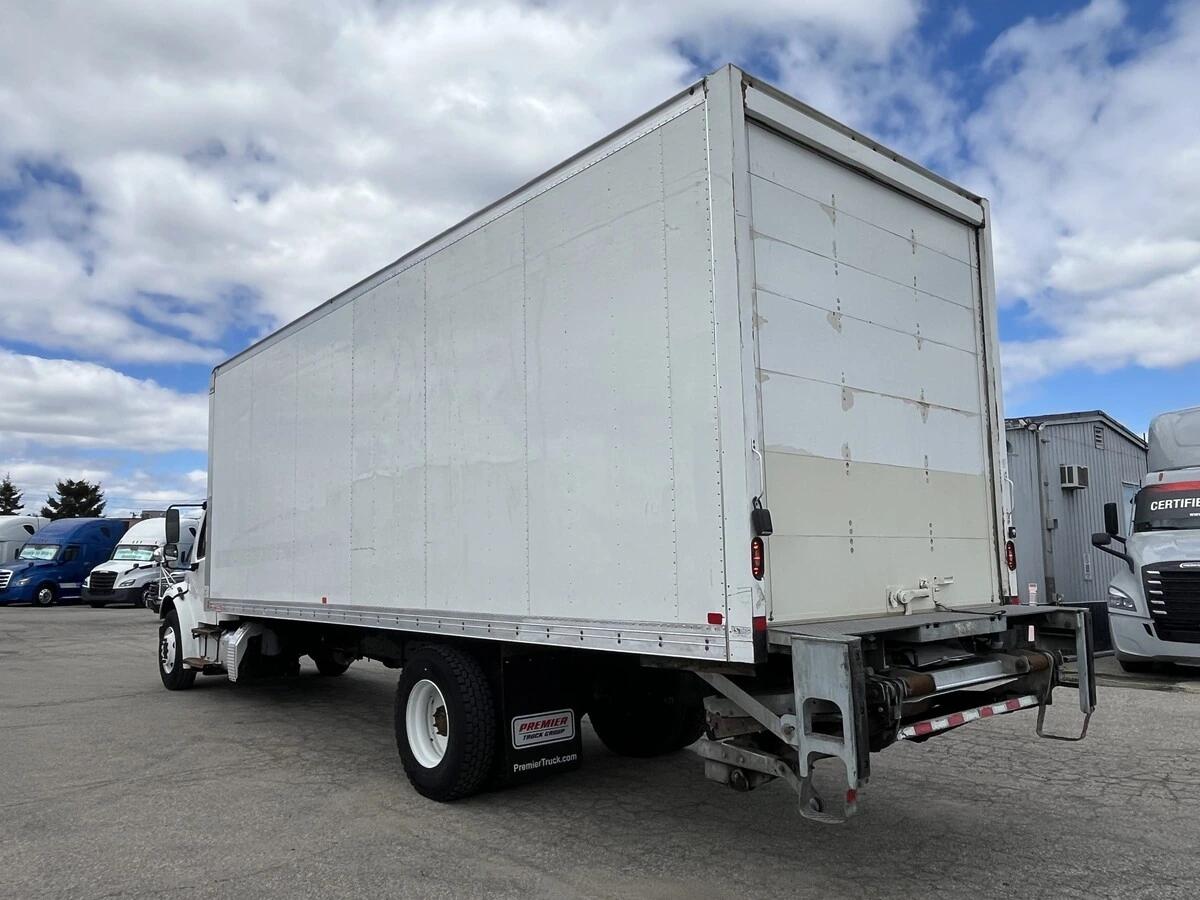 2019 Freightliner M2 106 — photo 17