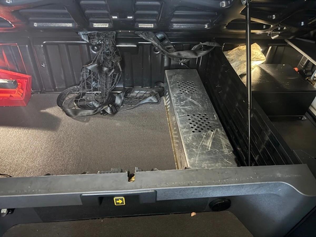 2025 Freightliner Cascadia — photo 8