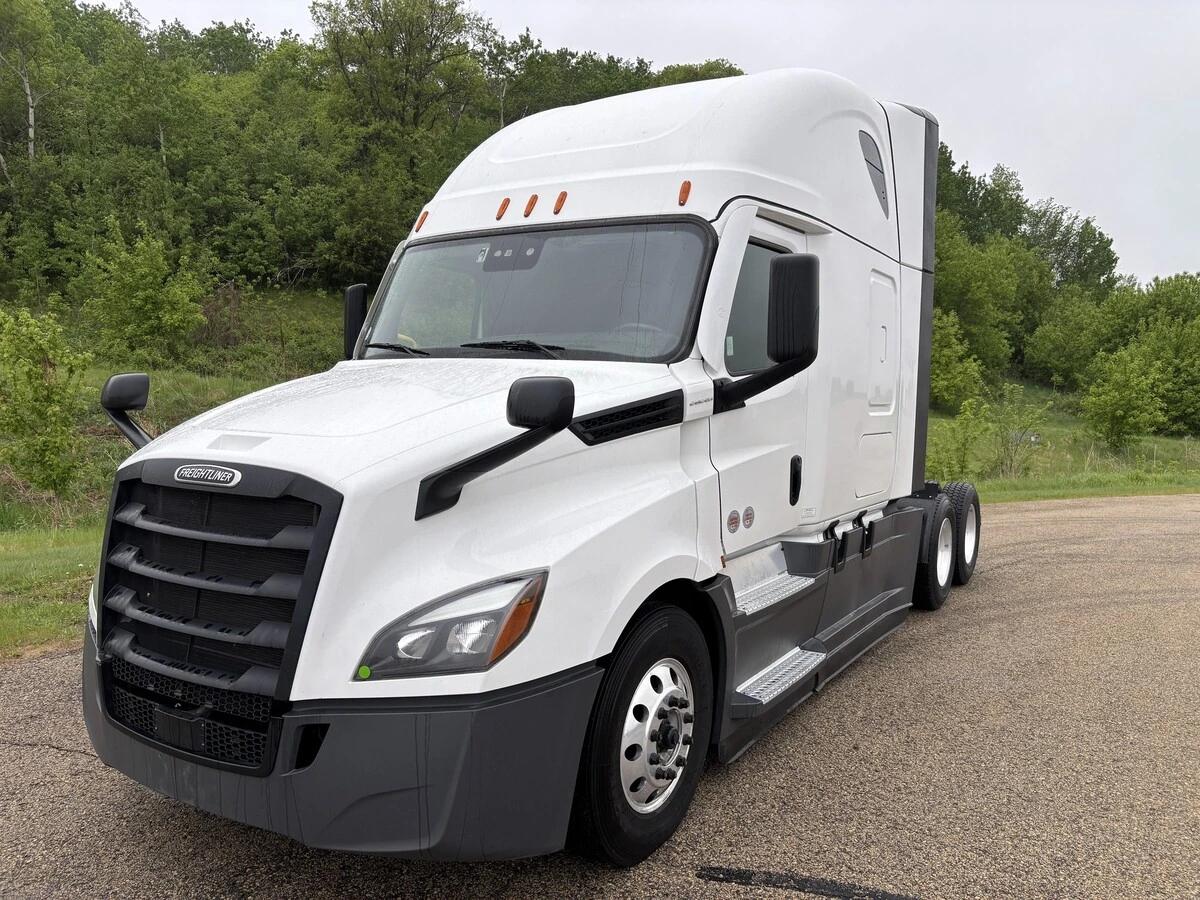 2025 Freightliner Cascadia