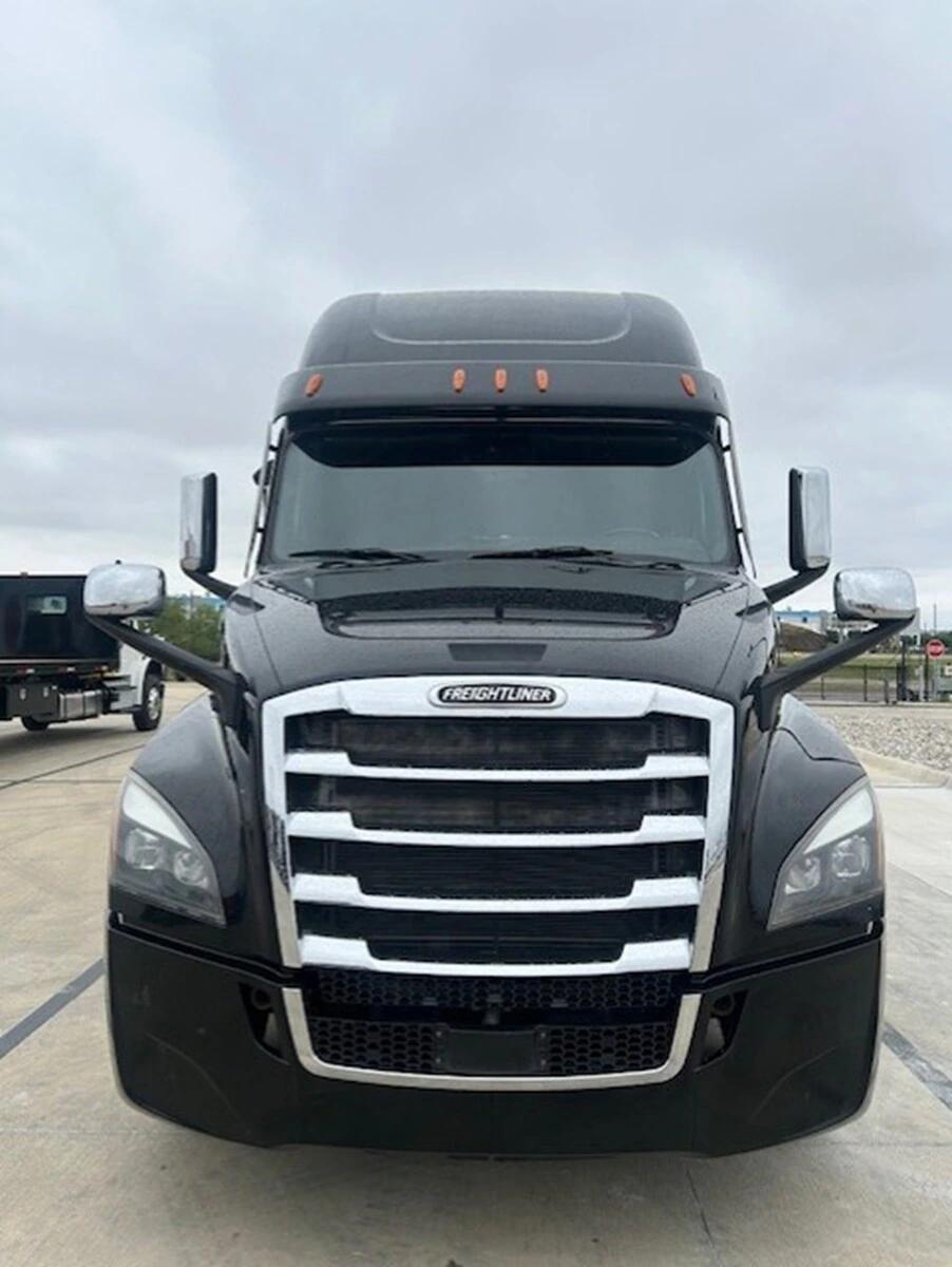 2022 Freightliner Cascadia — photo 5