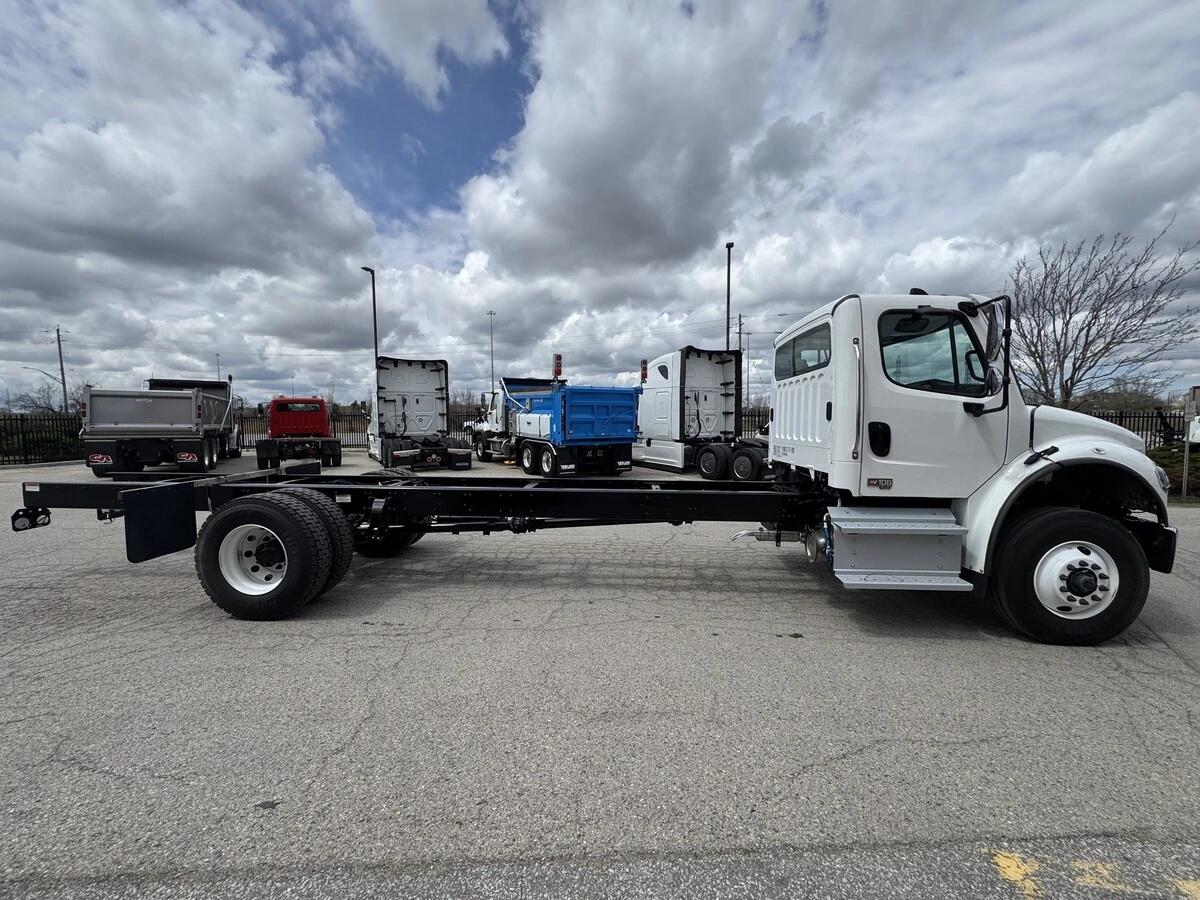 2026 Freightliner M2 106 in Cambridge, ON — photo 5