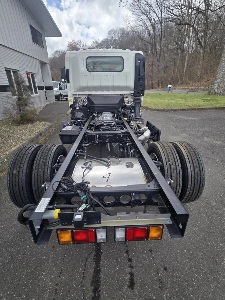 2025 Isuzu NRR in Danbury, CT — photo 10