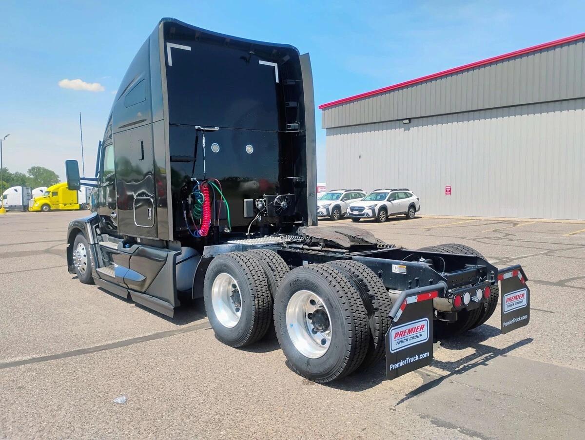 2023 Kenworth T680 — photo 7