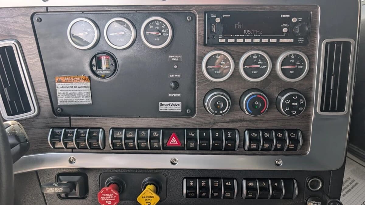 2025 Western Star 49X — photo 21