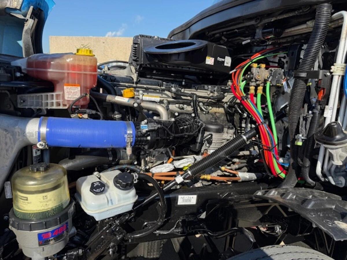 2022 Freightliner Cascadia — photo 15