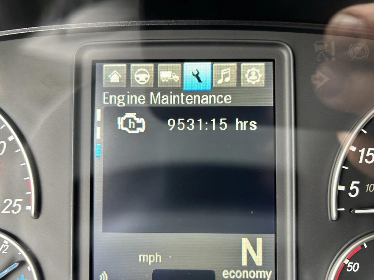 2022 Freightliner Cascadia in Knoxville, TN — photo 21