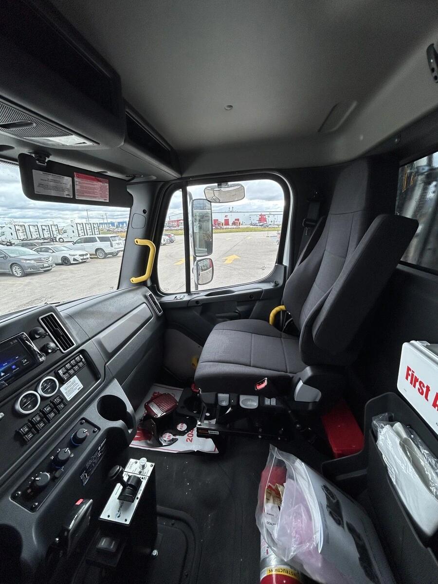 2026 Freightliner M2 106 — photo 11