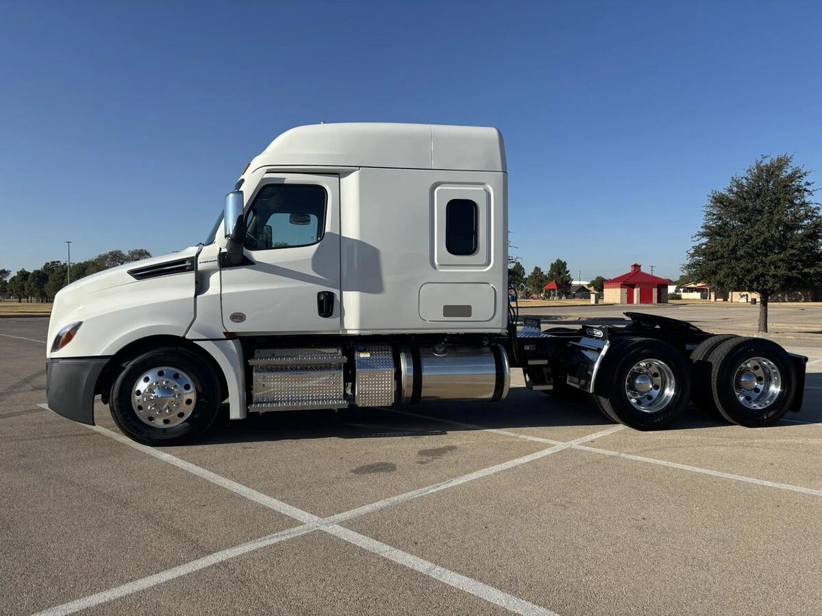 2026 Freightliner Cascadia in Amarillo, TX — photo 2