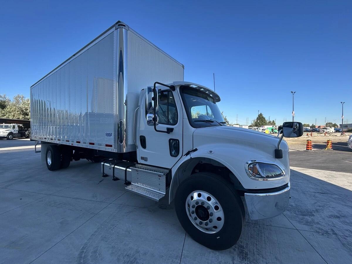 2026 Freightliner M2 106 in Cambridge, ON — photo 5