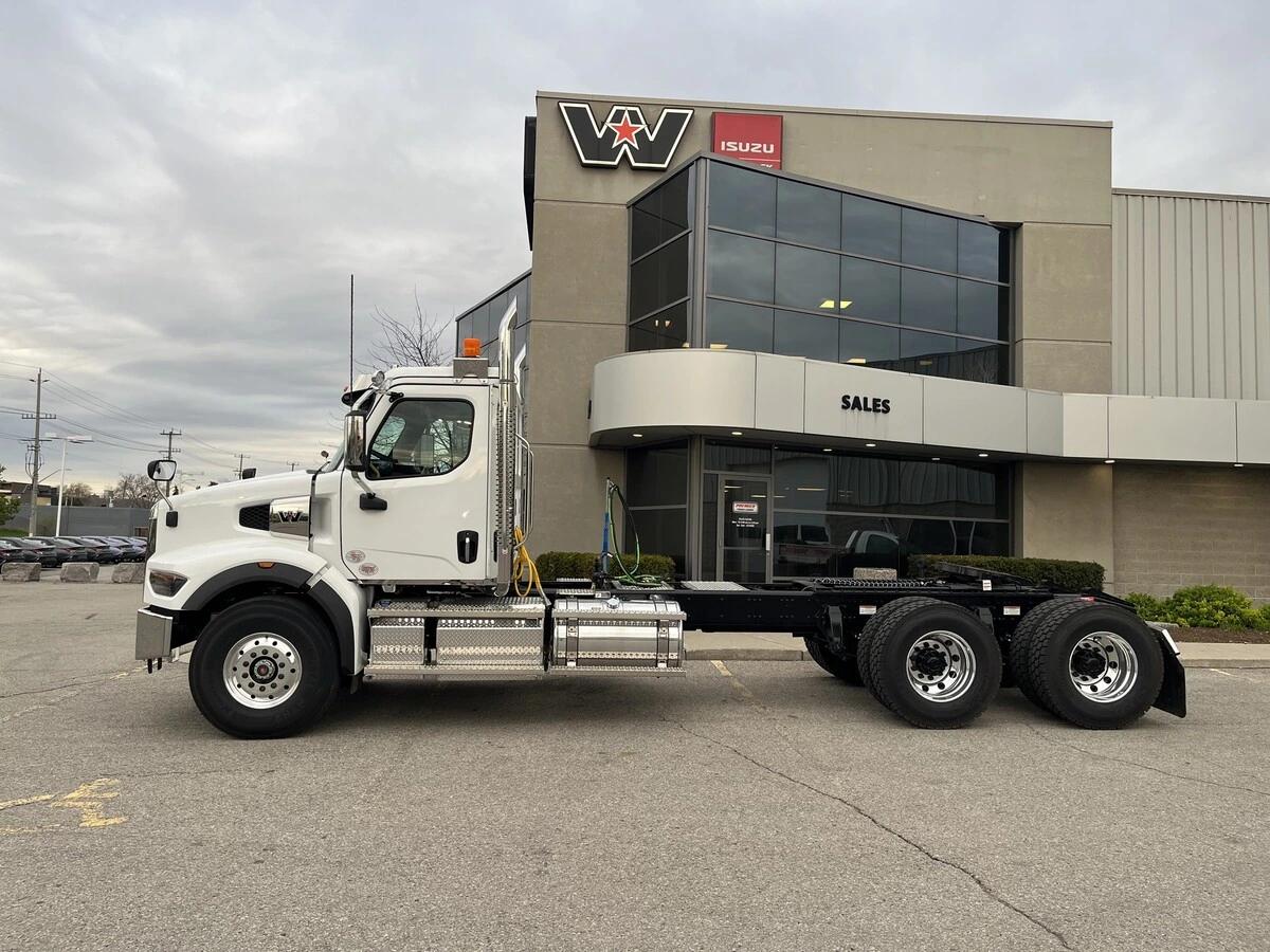 2027 Western Star 49X — photo 3