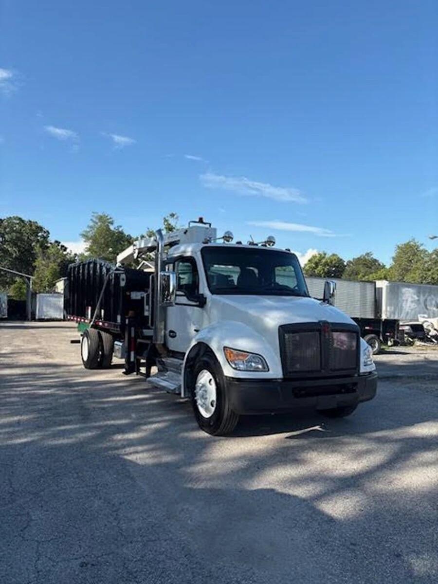 2024 Kenworth T380 in Barrington, NH — photo 2