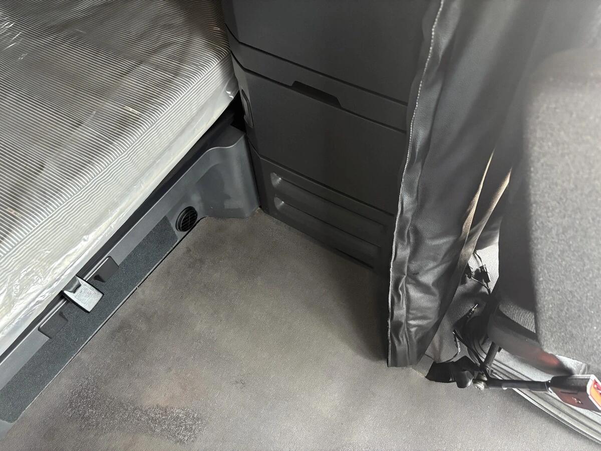 2025 Freightliner Cascadia — photo 13