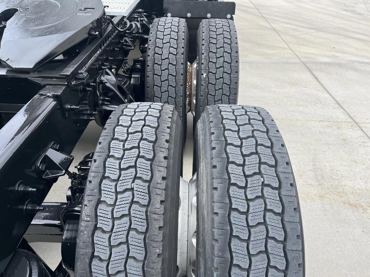 2023 Peterbilt 579 — photo 7