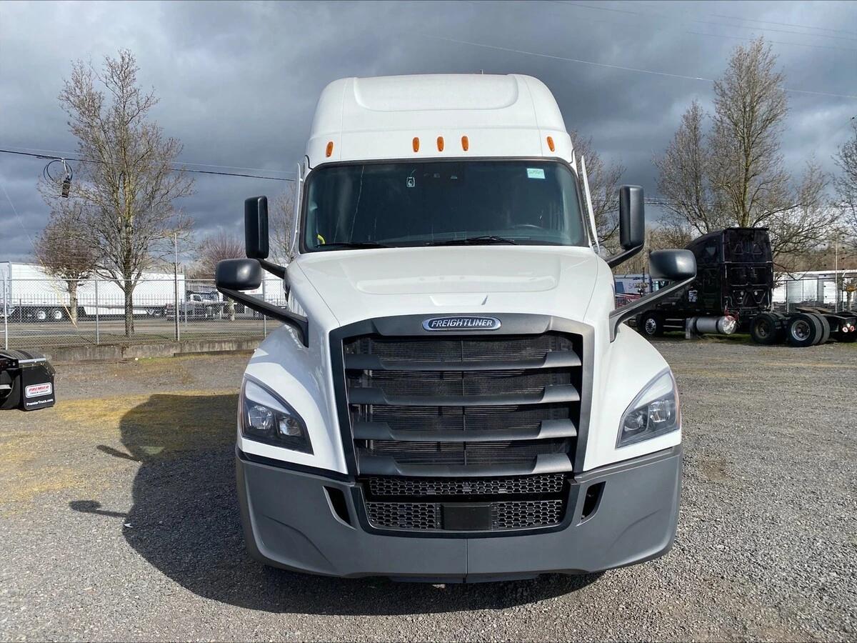 2026 Freightliner Cascadia in Portland, OR — photo 8