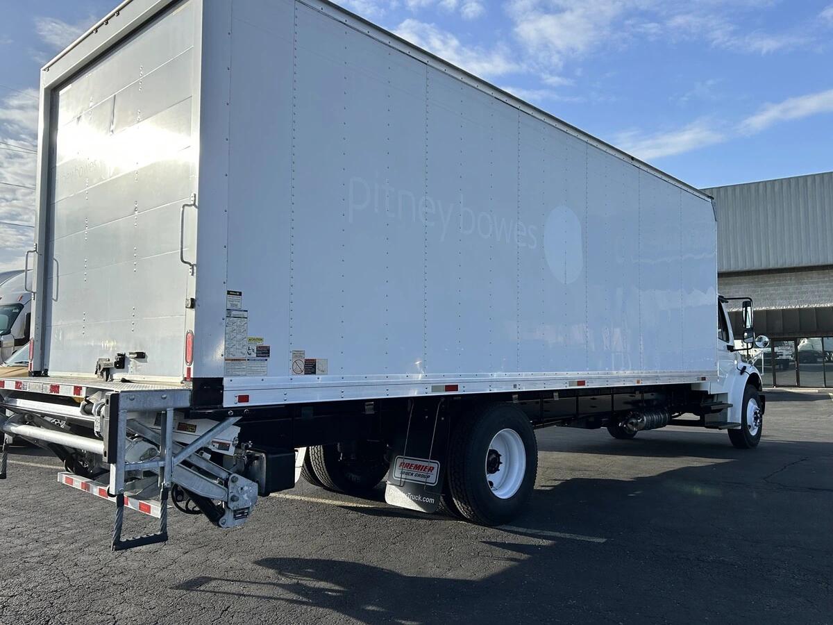 2020 Freightliner M2 106 — photo 4