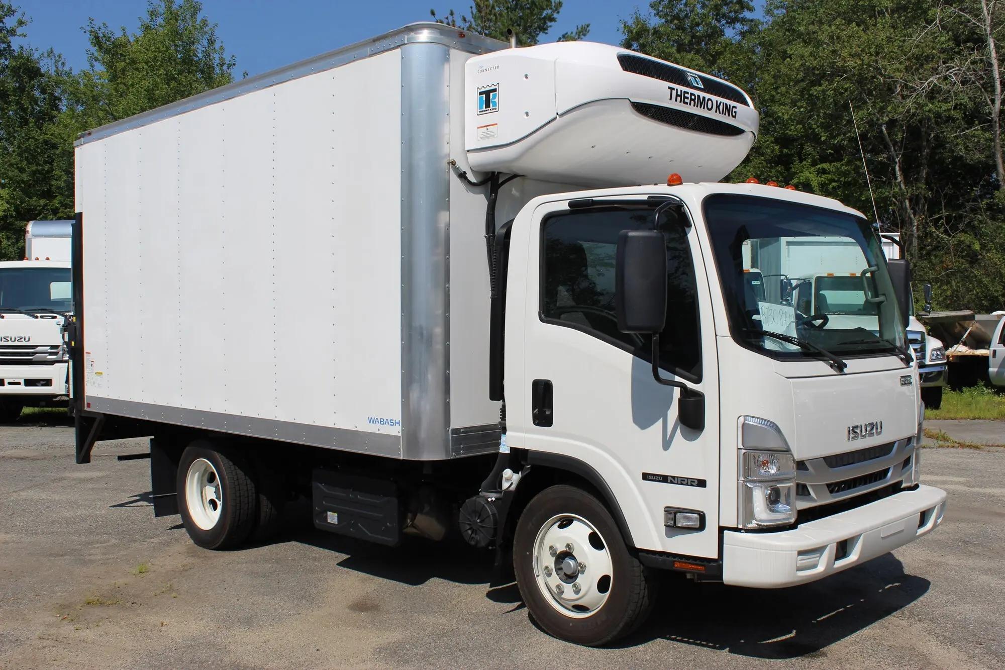 2024 Isuzu NRR in Wilmington, MA — photo 3
