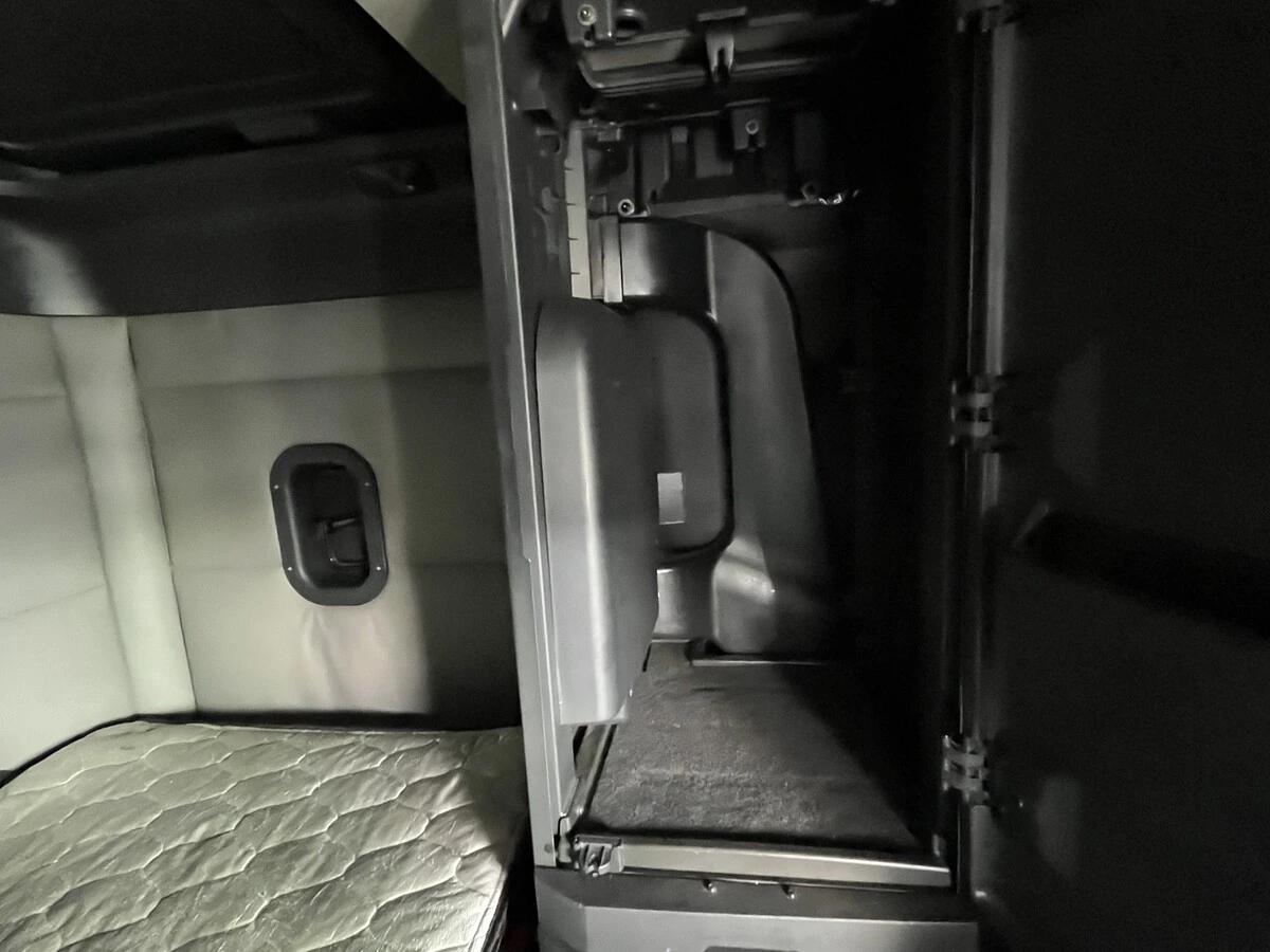 2019 Freightliner Cascadia — photo 36