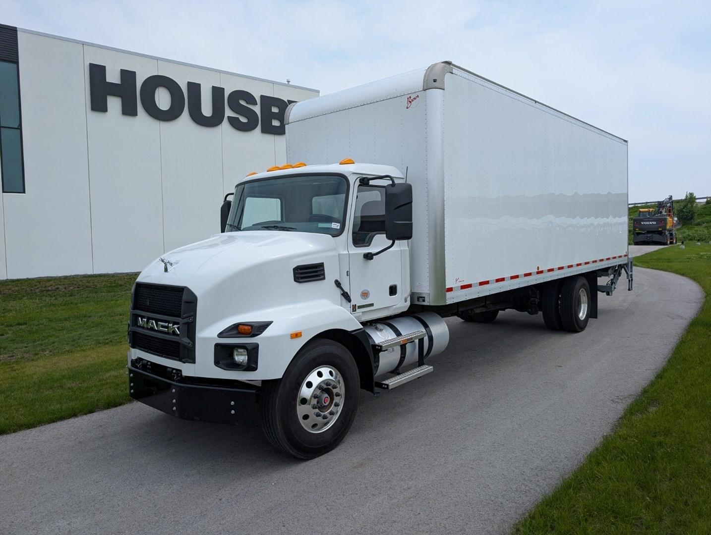 2025 Mack MD6 Box Truck
