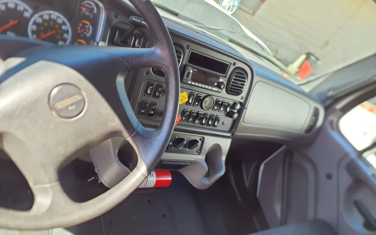 2016 Freightliner 108SD in Commerce City, CO — photo 7