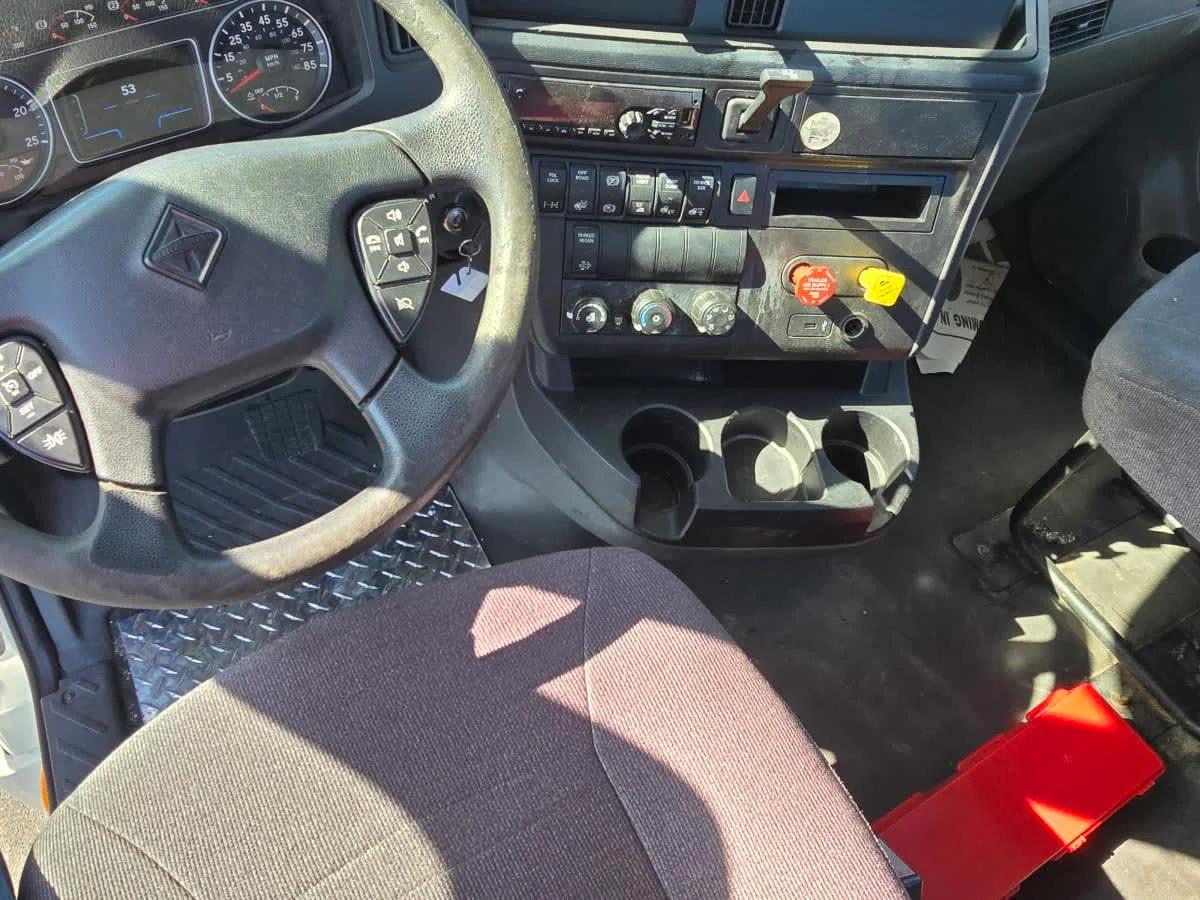 2019 International LT in North Little Rock, AR — photo 7