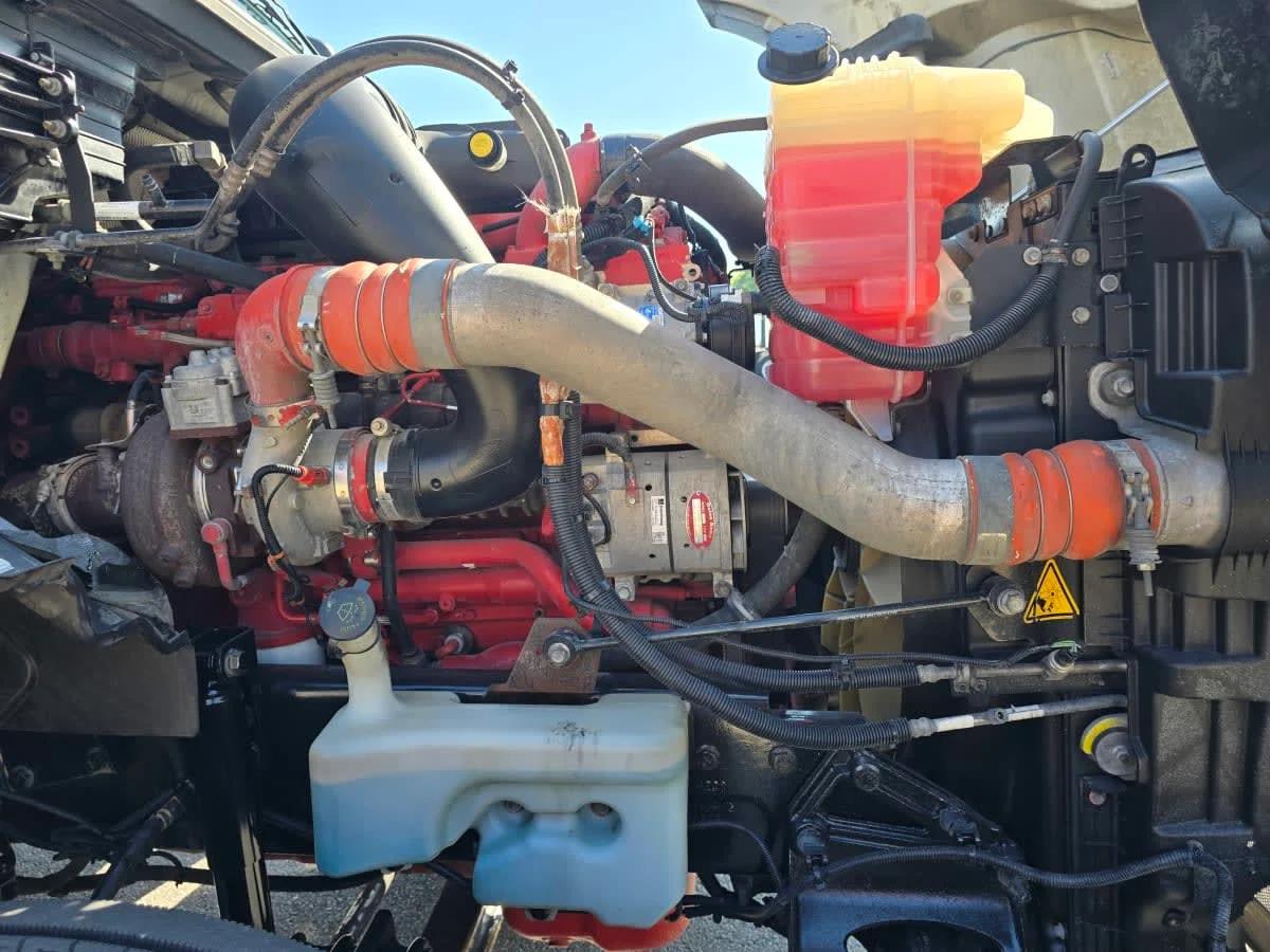 2019 International LT in North Little Rock, AR — photo 9