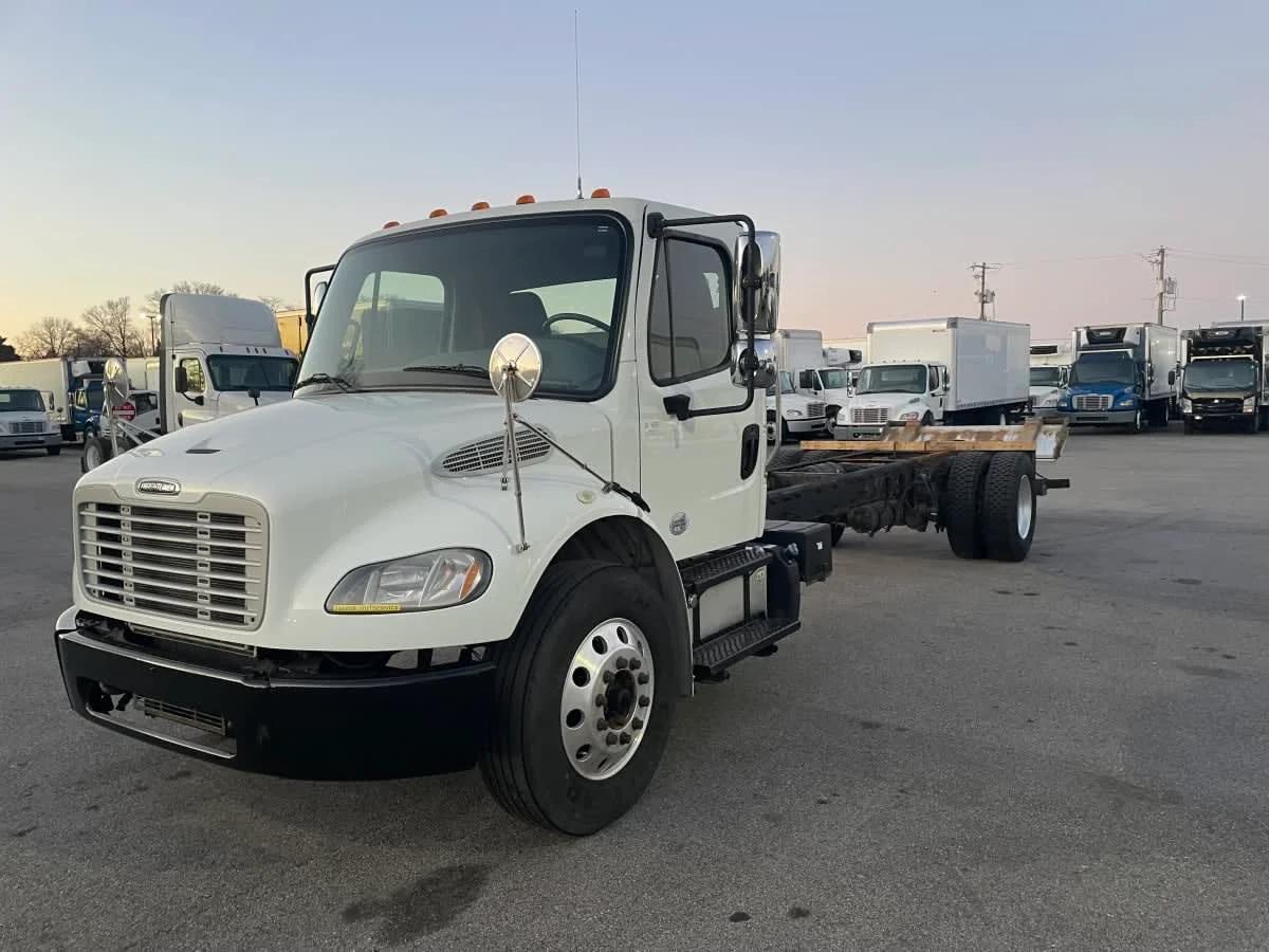 2018 Freightliner M2 106
