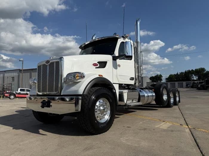 2027 Peterbilt 567 in Dallas, TX — photo 3