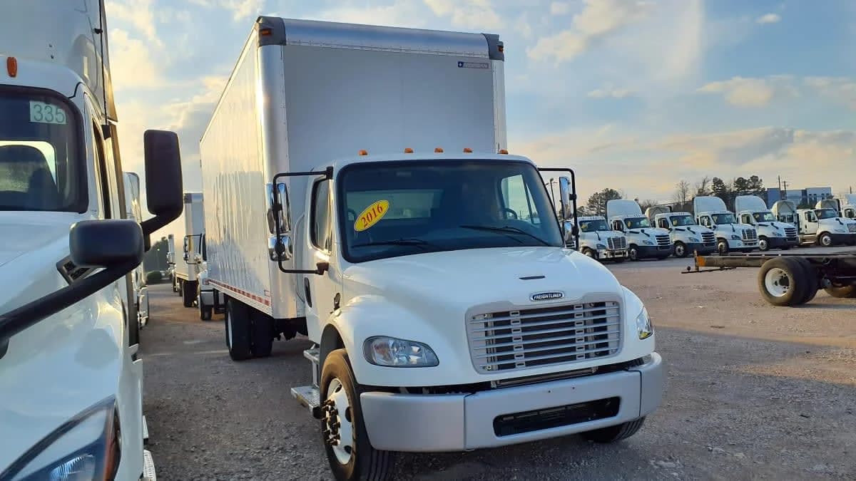 2016 Freightliner M2 106 in Birmingham, AL — photo 3