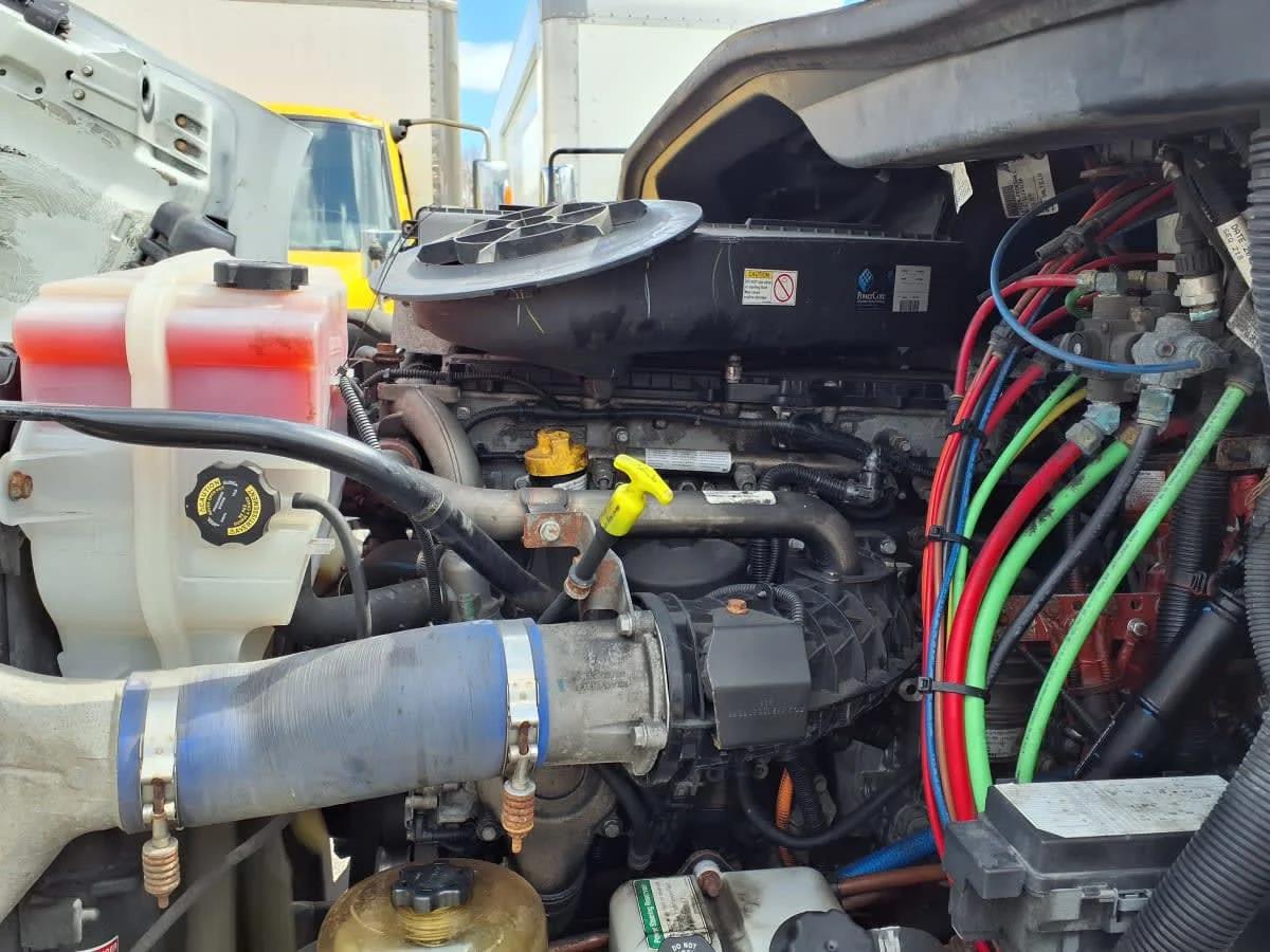 2020 Freightliner Cascadia in Warwick, RI — photo 8