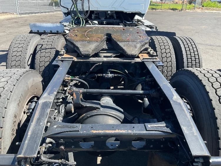 2019 International LT in Stockton, CA — photo 6
