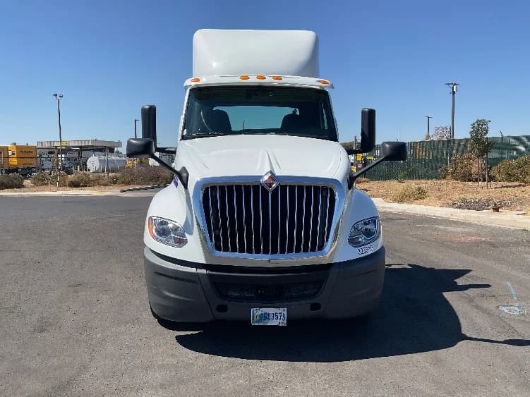 2019 International LT in Stockton, CA — photo 2