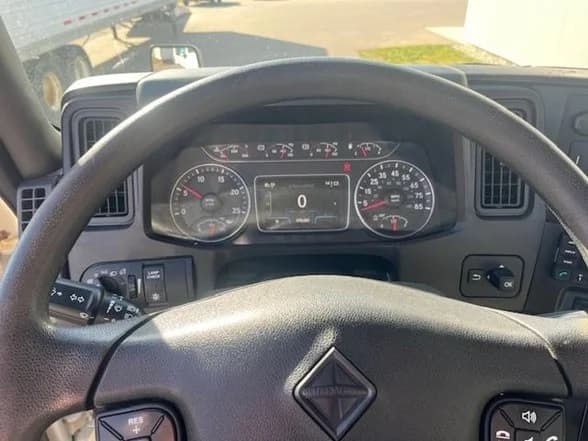 2024 International LT in MI — photo 9