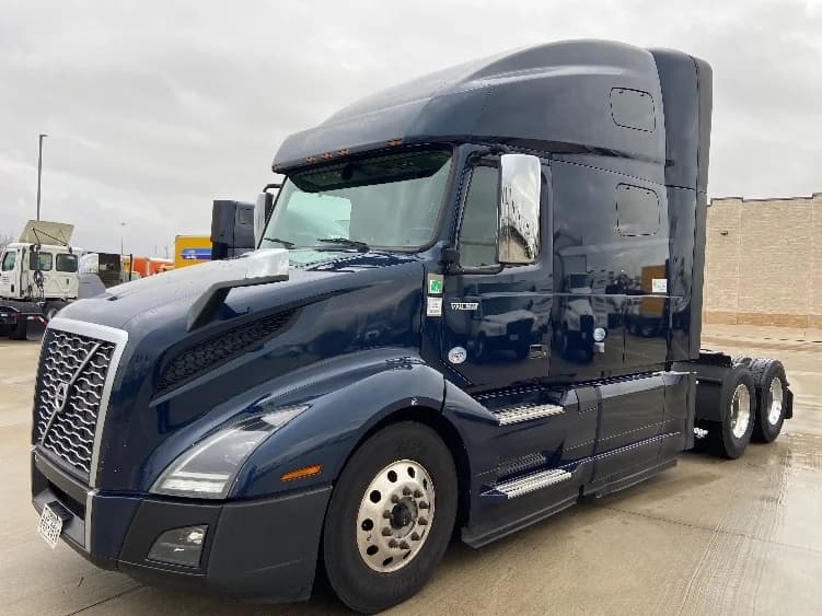 2020 Volvo VNL 760 in Arlington, TX — photo 3