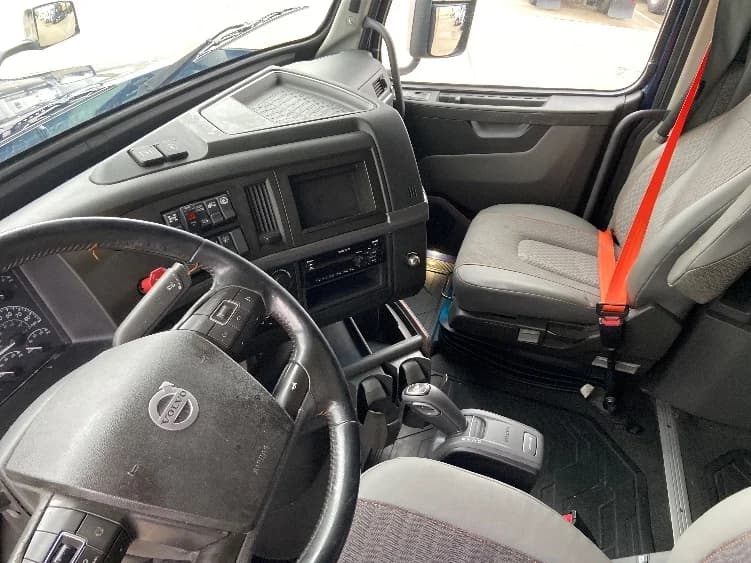 2020 Volvo VNL 760 in Arlington, TX — photo 10