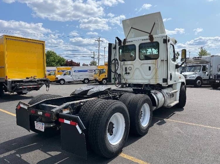 2018 Freightliner Cascadia in Londonderry, NH — photo 7