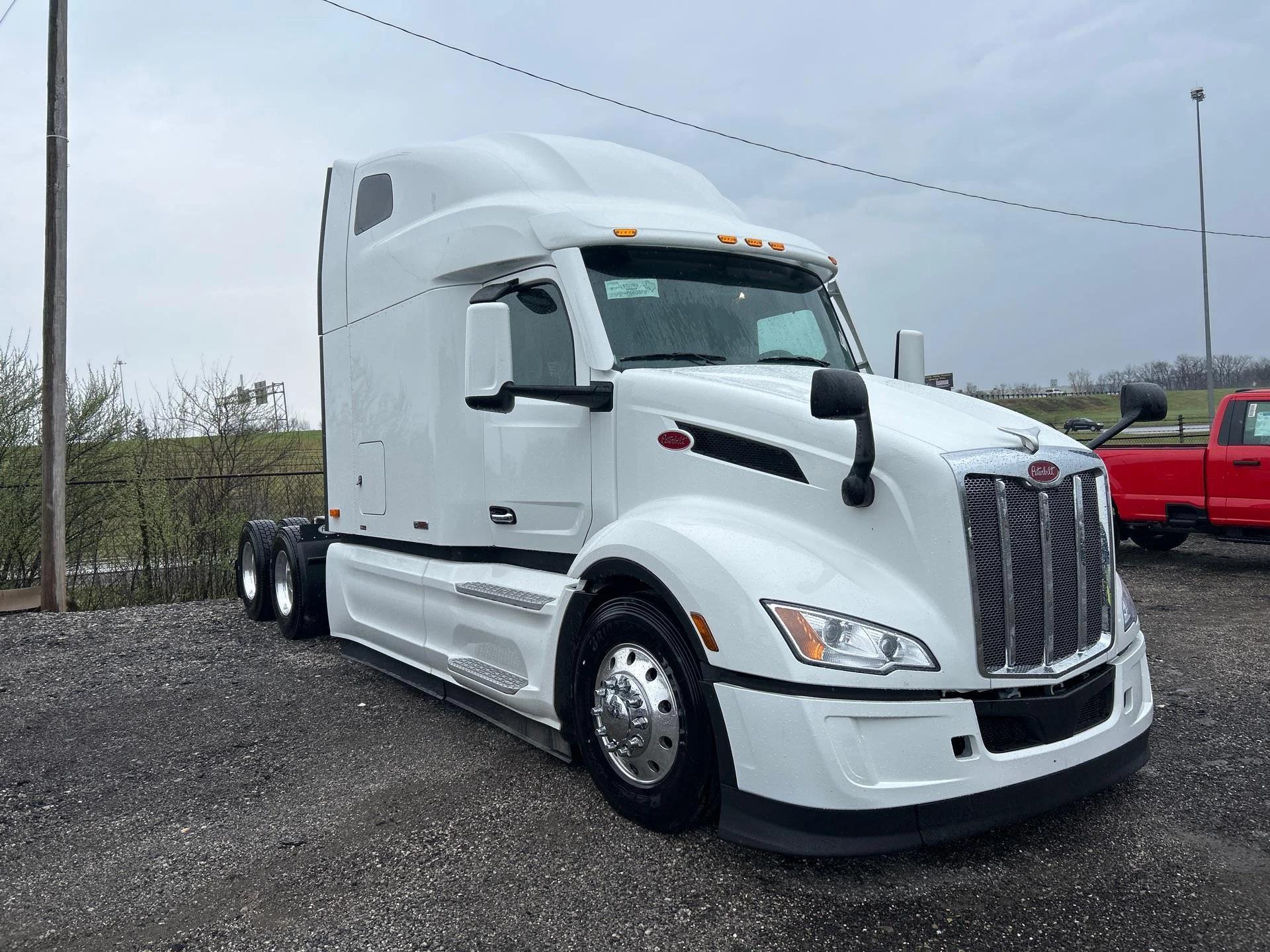 2027 Peterbilt 579 in Youngstown, OH