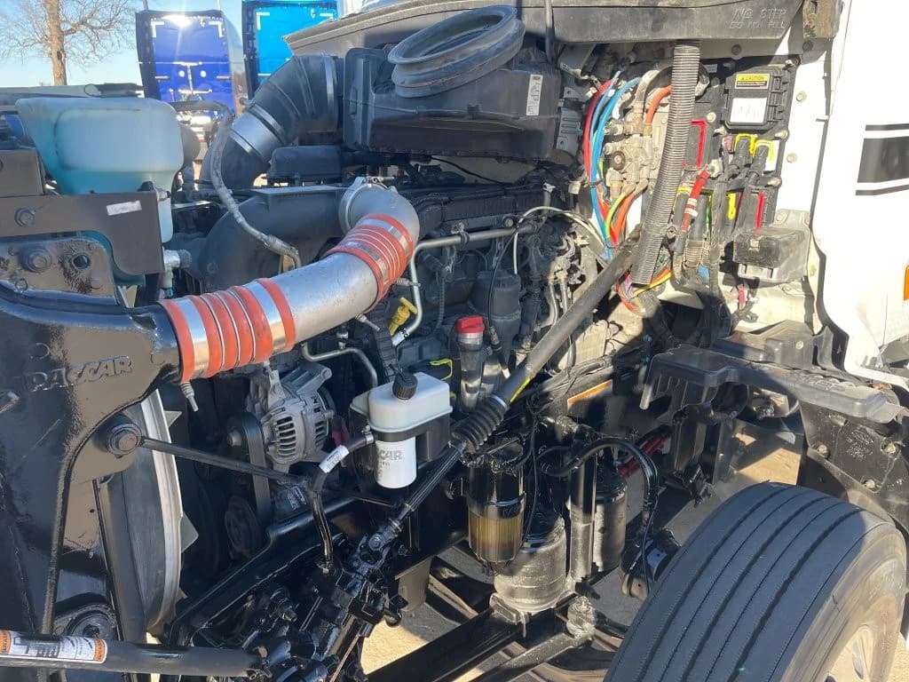 2022 Peterbilt 567 in Springfield, MO — photo 9