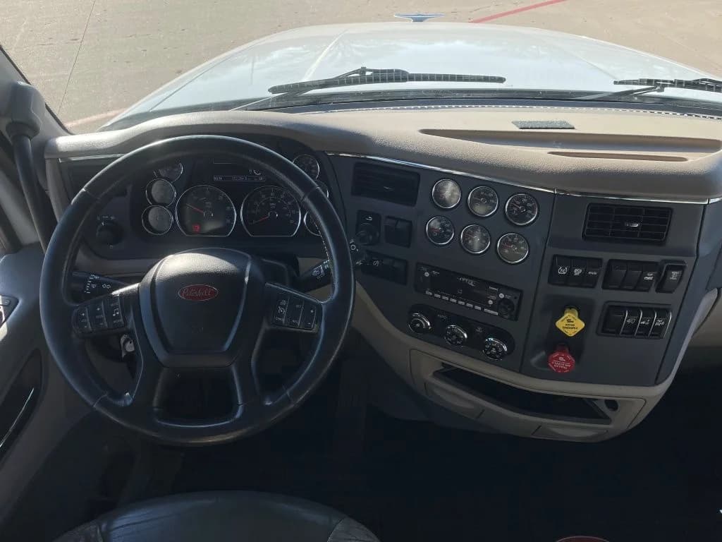 2022 Peterbilt 567 in Springfield, MO — photo 12