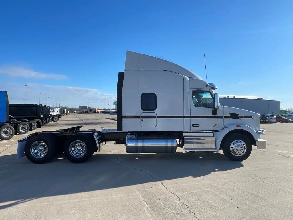 2022 Peterbilt 567 in Springfield, MO — photo 6