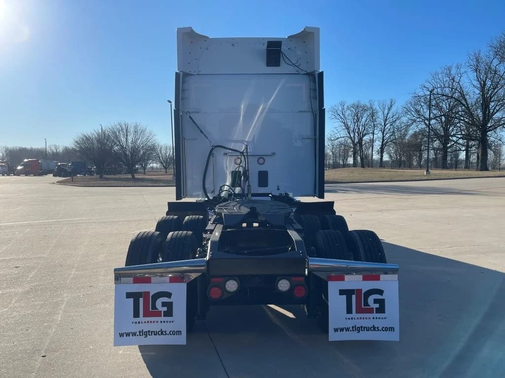2022 Peterbilt 567 in Springfield, MO — photo 4