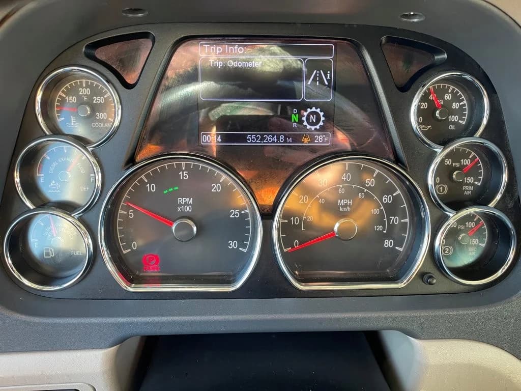 2022 Peterbilt 567 in Springfield, MO — photo 11