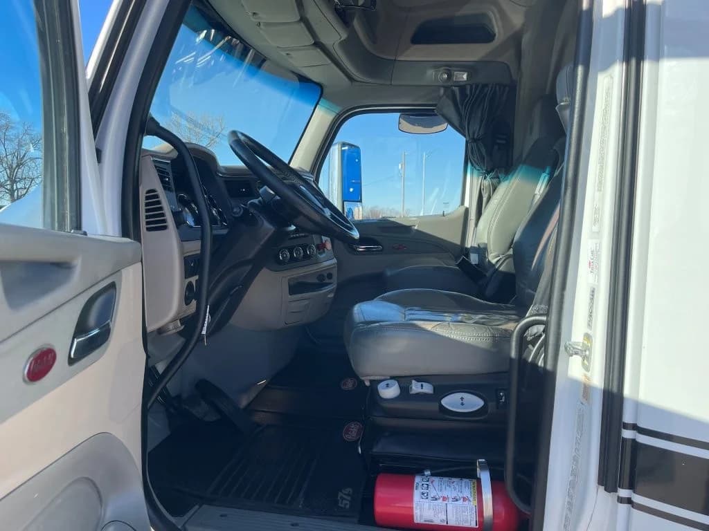 2022 Peterbilt 567 in Springfield, MO — photo 10