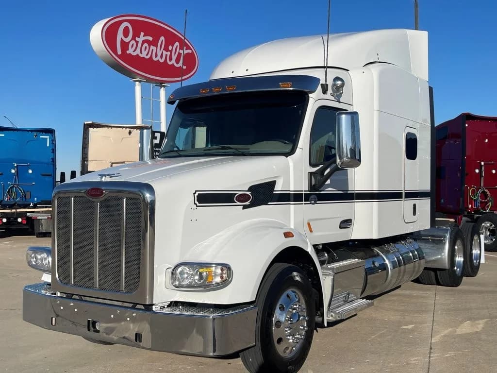 2022 Peterbilt 567 in Springfield, MO