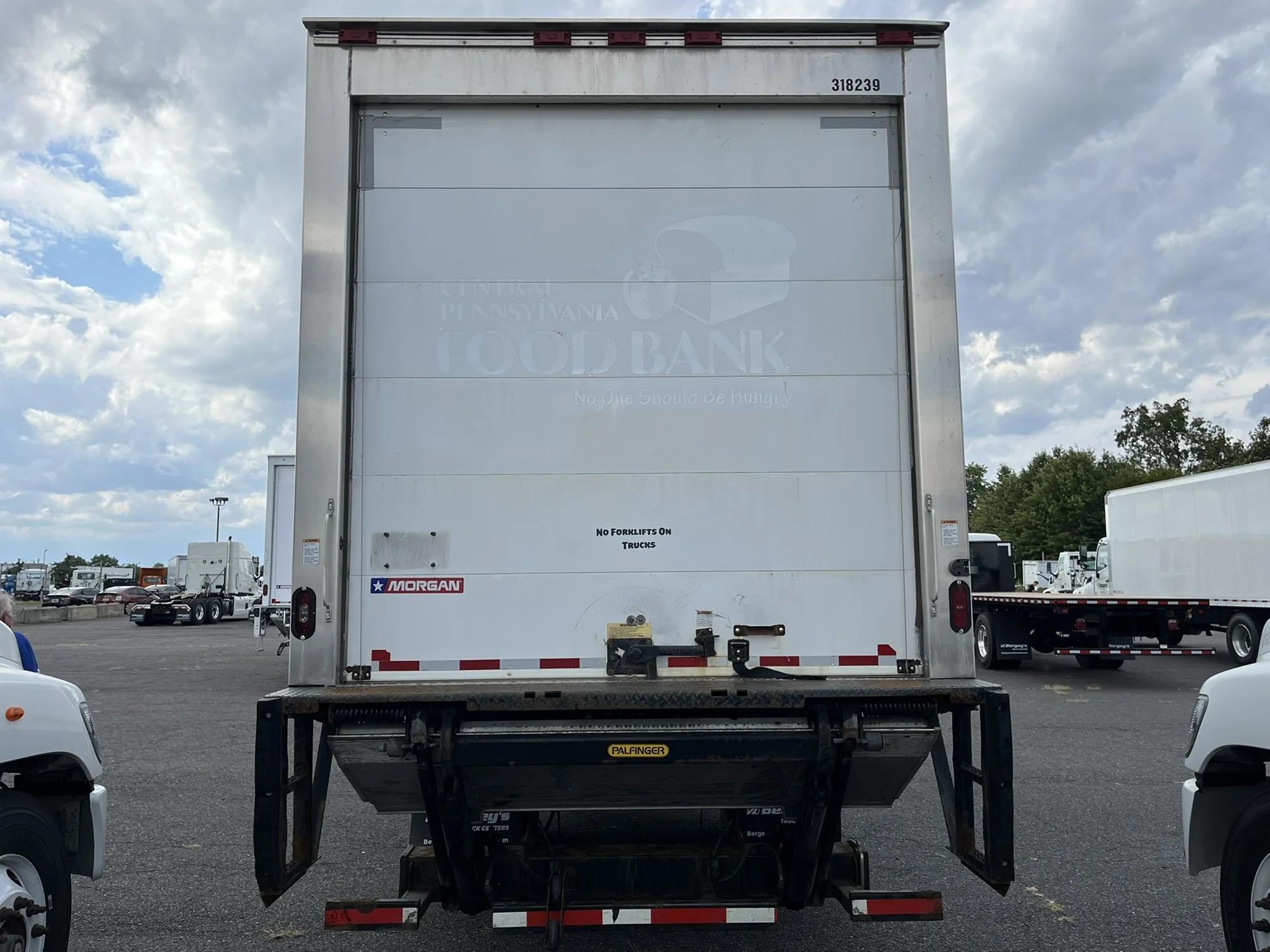 2018 Hino 338 — photo 5
