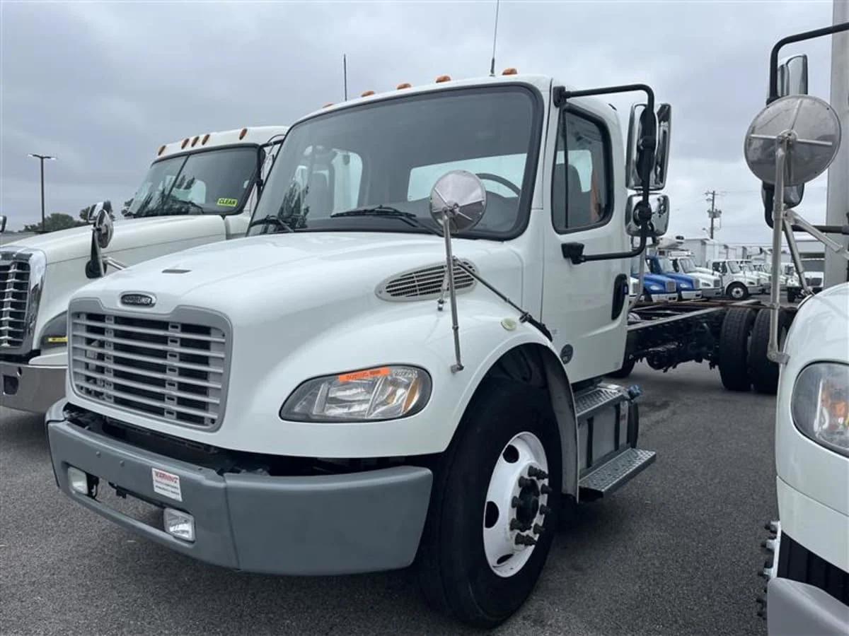 2019 Freightliner M2 106