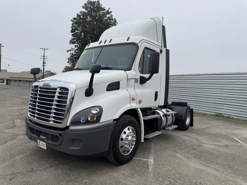 2018 Freightliner Cascadia in Bakersfield