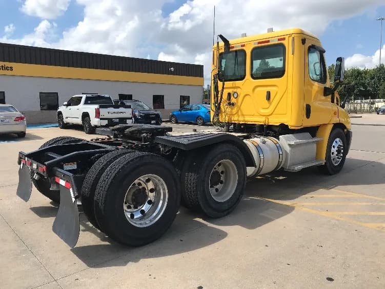 2019 Freightliner Cascadia in Houston, TX — photo 7